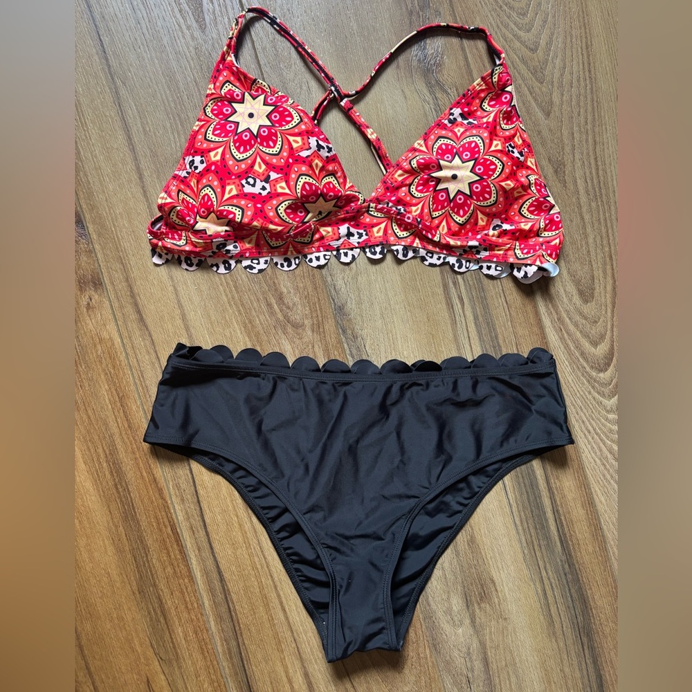 Floral Bikini Set with Scalloped Trim